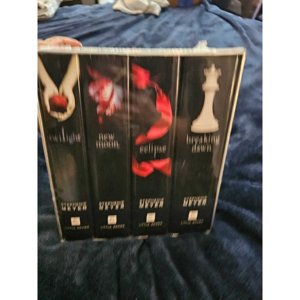 The Twilight Saga Collection Stephenie Meyer 4 Book Hardcover Box Set Prints
